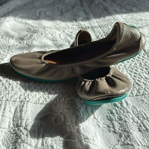Tieks Taupe Ballet Flats size 6